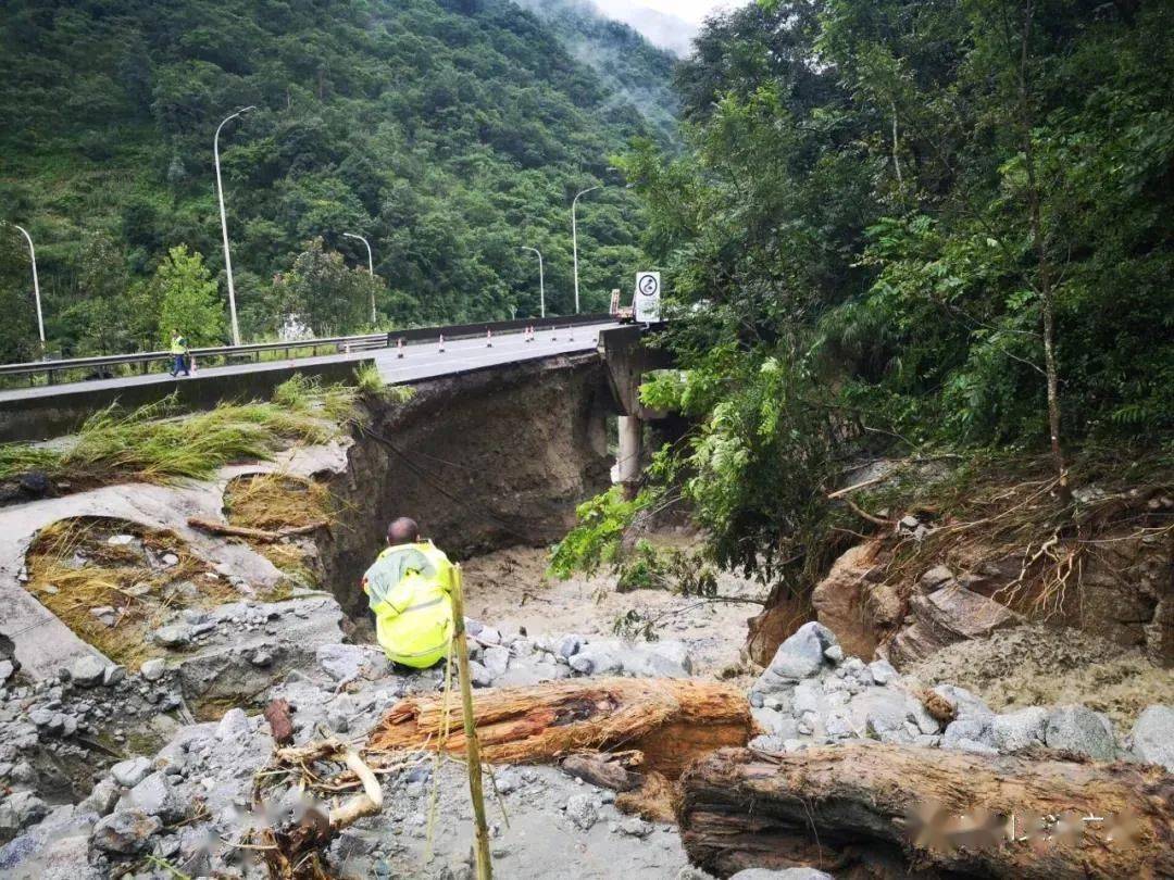 都汶高速实时交通动态